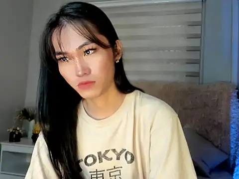 Snapshot of lovelychanel69xx chatting on September 19, 10:43 pm lovelychanel69xx online show from September 19, 10:43 pm