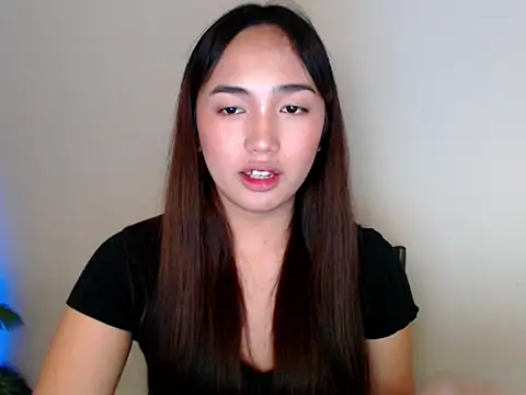Snapshot of hannah_ley18 chatting on December 16, 4:34 pm hannah ley18 online show from December 16, 4:34 pm