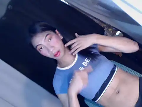 Snapshot of xyourdreamtrans chatting on September 23, 3:42 am xyourdreamtrans online show from September 23, 3:42 am