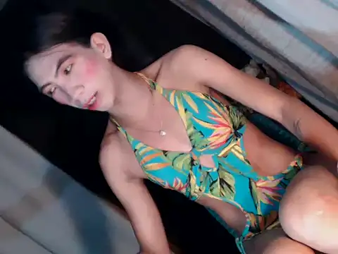 Snapshot of xyourdreamtrans chatting on October 7, 9:39 am xyourdreamtrans online show from October 7, 9:39 am