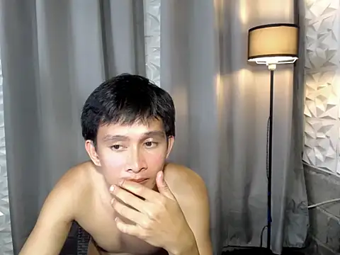 Snapshot of prince_elaijah chatting on July 2, 3:23 am prince elaijah online show from July 2, 3:23 am