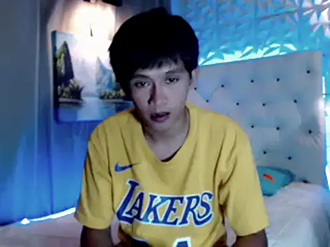 Snapshot of prince_elaijah chatting on July 23, 11:52 am prince elaijah online show from July 23, 11:52 am