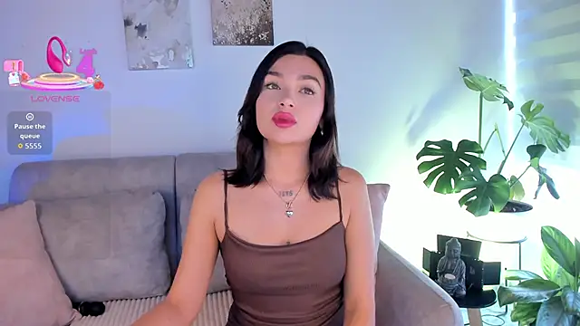 Estrer collins online show from November 4, 7:46 pm