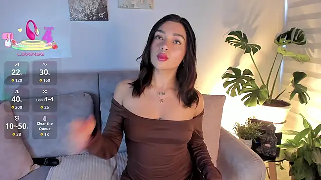 Estrer collins online show from January 8, 8:00 pm