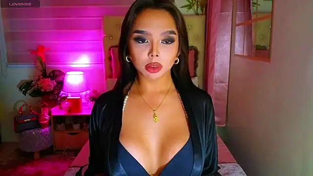 Snapshot of MoniqueCeleste chatting on June 19, 4:33 pm MoniqueCeleste online show from June 19, 4:33 pm