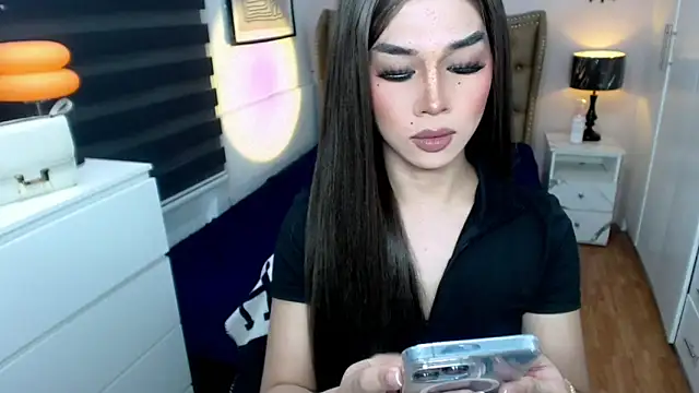 Snapshot of solana_imani chatting on October 5, 4:05 pm solana imani online show from October 5, 4:05 pm