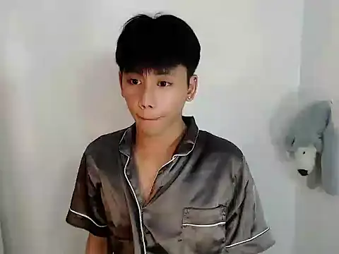 ynotyu online show from February 9, 5:17 pm