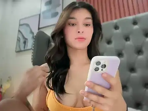 asiansmilexx online show from April 22, 11:50 pm