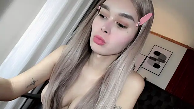 asiansmilexx online show from July 11, 2:14 am