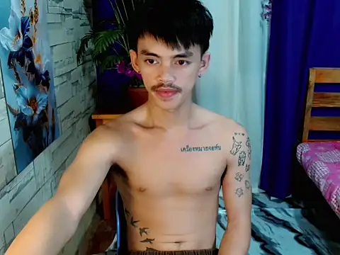 Snapshot of urhunky_boy chatting on June 24, 8:52 pm urhunky boy online show from June 24, 8:52 pm