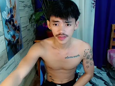 Snapshot of urhunky_boy chatting on June 27, 8:25 pm urhunky boy online show from June 27, 8:25 pm