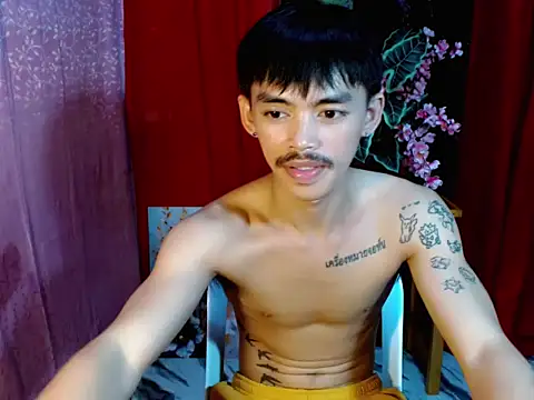 Snapshot of urhunky_boy chatting on July 1, 5:42 am urhunky boy online show from July 1, 5:42 am