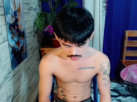 Snapshot of urhunky_boy chatting on July 18, 11:52 pm urhunky boy online show from July 18, 11:52 pm