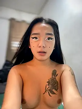 Lalisaslut18 online show from October 27, 8:18 am