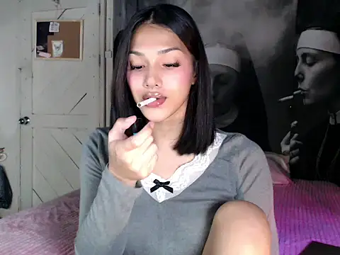 itsmekarinaaa online show from March 22, 3:15 pm