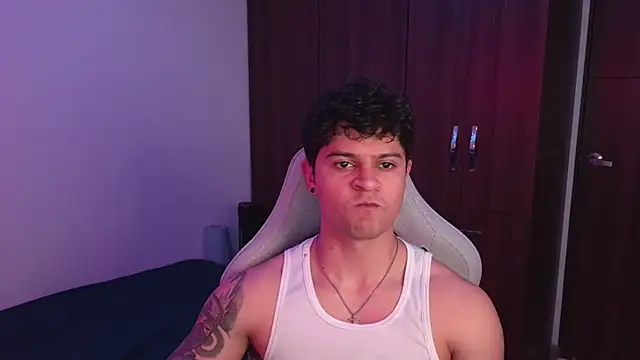 domsantiago  online show from October 8, 11:13 pm