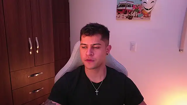 domsantiago  online show from October 18, 1:41 am