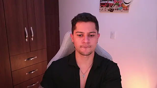 domsantiago  online show from November 2, 1:41 am