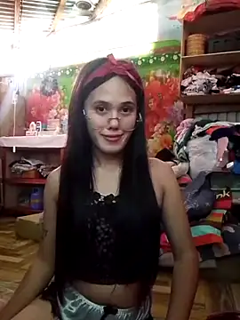 Snapshot of mika_walker chatting on November 8, 2:23 am mika walker online show from November 8, 2:23 am