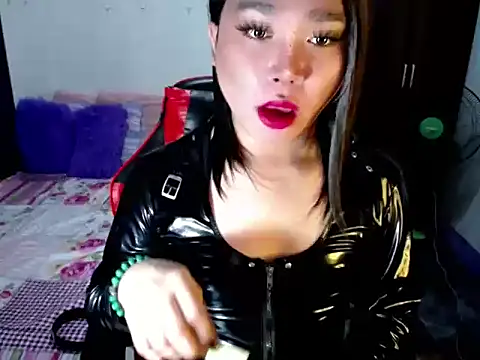 Snapshot of Urassiansweetcummer chatting on September 9, 9:14 pm Urassiansweetcummer online show from September 9, 9:14 pm