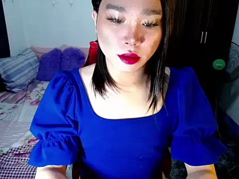 Snapshot of Urassiansweetcummer chatting on September 19, 12:56 am Urassiansweetcummer online show from September 19, 12:56 am