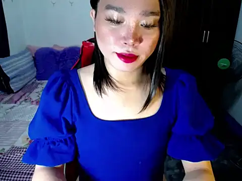 Snapshot of Urassiansweetcummer chatting on September 22, 2:13 am Urassiansweetcummer online show from September 22, 2:13 am