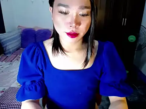 Snapshot of Urassiansweetcummer chatting on September 24, 2:04 am Urassiansweetcummer online show from September 24, 2:04 am