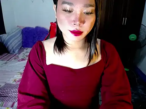 Snapshot of Urassiansweetcummer chatting on September 30, 12:26 am Urassiansweetcummer online show from September 30, 12:26 am