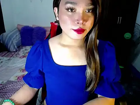 Snapshot of Urassiansweetcummer chatting on October 4, 1:36 am Urassiansweetcummer online show from October 4, 1:36 am