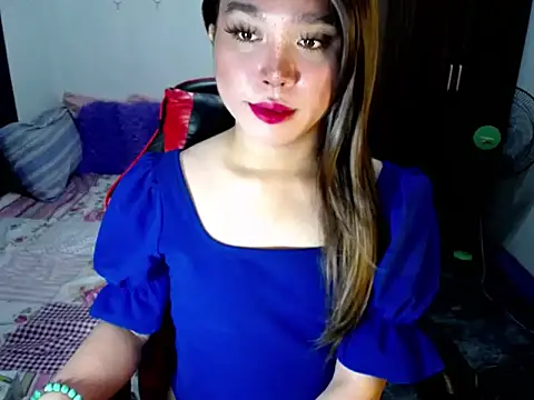 Snapshot of Urassiansweetcummer chatting on October 9, 2:20 am Urassiansweetcummer online show from October 9, 2:20 am