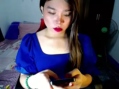 Snapshot of Urassiansweetcummer chatting on October 10, 3:38 am Urassiansweetcummer online show from October 10, 3:38 am