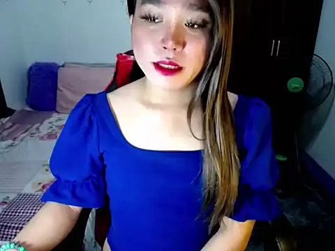 Snapshot of Urassiansweetcummer chatting on October 11, 1:49 am Urassiansweetcummer online show from October 11, 1:49 am