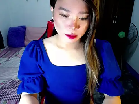 Snapshot of Urassiansweetcummer chatting on October 15, 2:22 am Urassiansweetcummer online show from October 15, 2:22 am