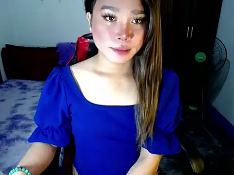 Snapshot of Urassiansweetcummer chatting on November 11, 2:00 am Urassiansweetcummer online show from November 11, 2:00 am