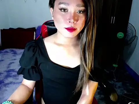 Snapshot of Urassiansweetcummer chatting on November 14, 1:48 am Urassiansweetcummer online show from November 14, 1:48 am