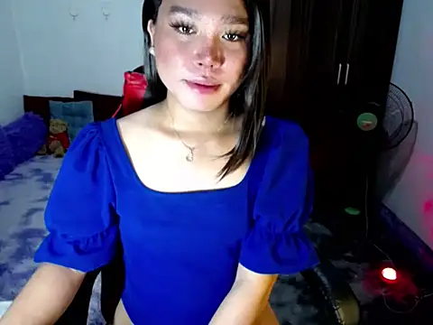 Urassiansweetcummer online show from April 23, 2:24 am