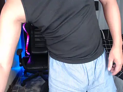 alexsuckable01 online show from May 15, 11:01 pm