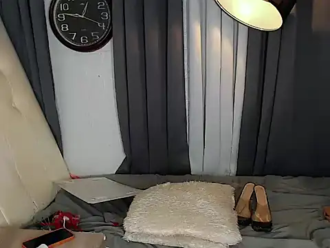 Foxxy Barbie online show from April 25, 6:05 am