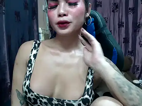 Snapshot of lucyheart777 chatting on September 15, 6:24 am lucyheart777 online show from September 15, 6:24 am