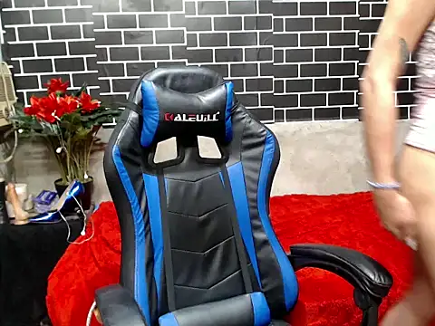 Snapshot of lucyheart777 chatting on November 2, 3:36 pm lucyheart777 online show from November 2, 3:36 pm