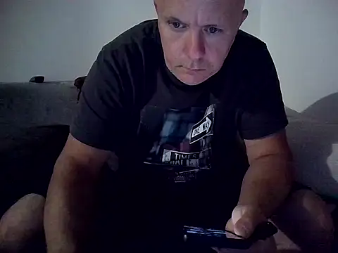 Snapshot of DaDDyLoVeSu83 chatting on May 29, 7:23 pm DaDDyLoVeSu83 online show from May 29, 7:23 pm