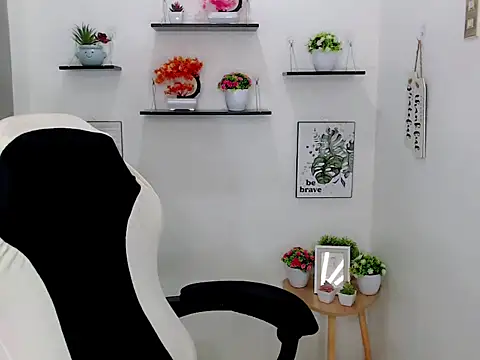 liane mei online show from March 23, 11:42 pm