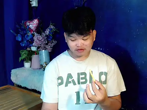 Reynelcock online show from November 30, 11:47 am