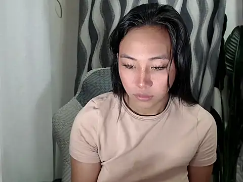 Snapshot of sweetiie_caren chatting on July 26, 11:00 pm sweetiie caren online show from July 26, 11:00 pm