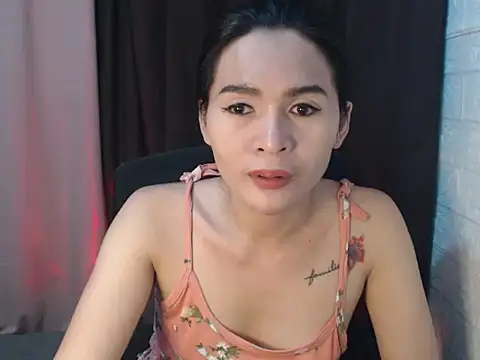 Snapshot of sweetsasha68 chatting on June 3, 11:46 am sweetsasha68 online show from June 3, 11:46 am