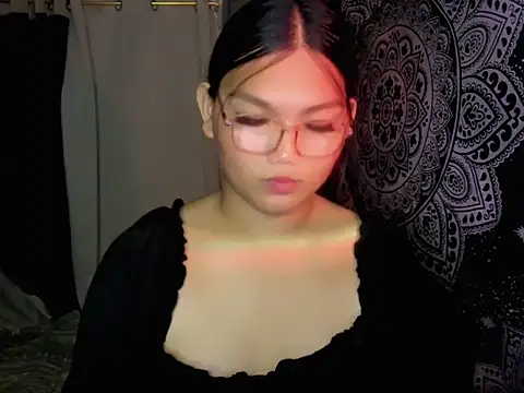 Lou heart online show from May 28, 7:00 pm