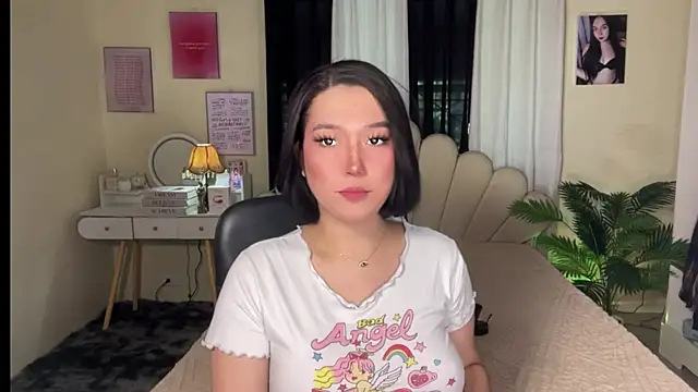 KateMadness online show from April 20, 5:43 am