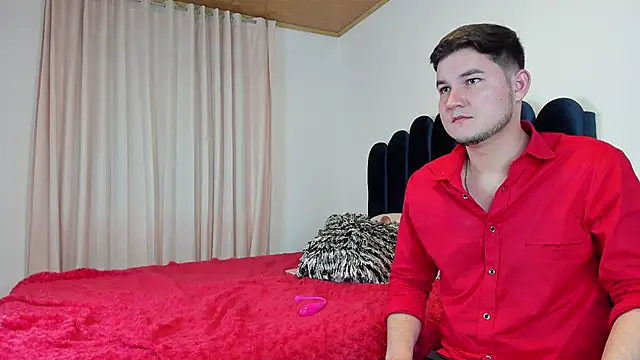 Snapshot of CameronyMartinn chatting on October 22, 12:00 am CameronyMartinn online show from October 22, 12:00 am