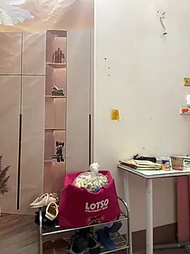 Snapshot of Bollozzy_89 chatting on September 15, 4:34 am Bollozzy 89 online show from September 15, 4:34 am