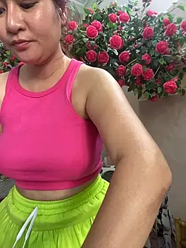 Snapshot of Bollozzy_89 chatting on October 3, 4:42 am Bollozzy 89 online show from October 3, 4:42 am